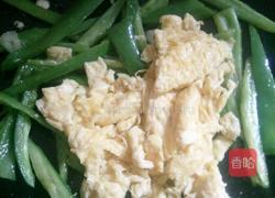 青椒炒鸡蛋的做法图解8