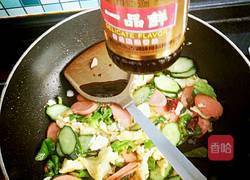 黄瓜火腿炒鸡蛋的做法图解8