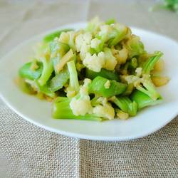 丝瓜烧花菜的做法[图]
