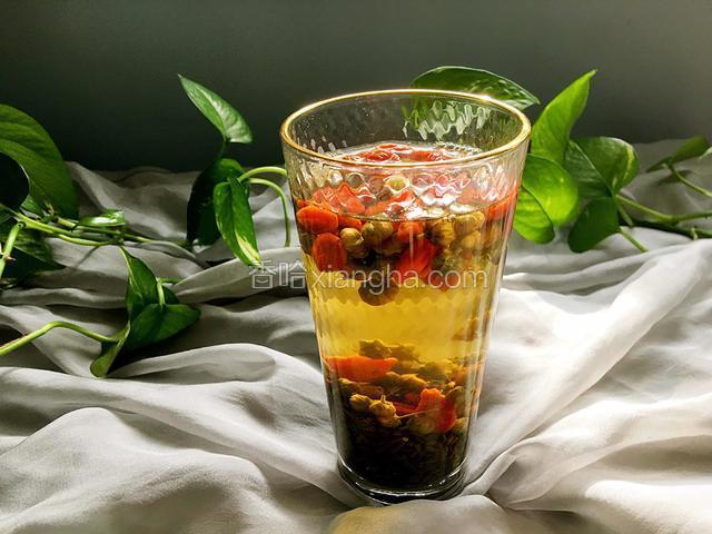 决明子菊花枸杞茶