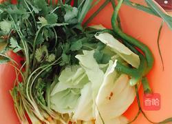 猪肉卷心菜包子的做法图解2