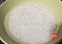 香菜瘦肉粥的做法图解1