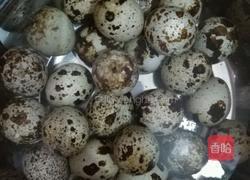 泡椒鹌鹑蛋的做法图解1