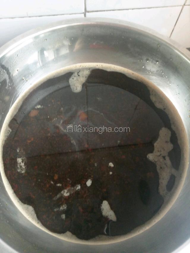 米醋红糖食自己口味放在一起煮开，放凉