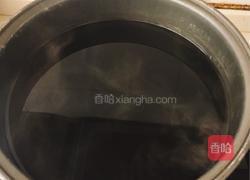 自制糖醋蒜的做法图解1