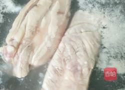 扣肉土豆的做法图解1