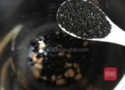 芝麻黑豆浆的做法图解3
