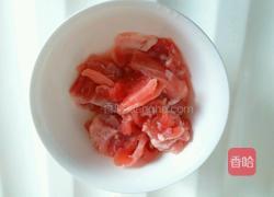 鲜蚕豆炒肉的做法图解2