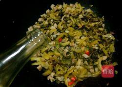 酸菜炒肉的做法图解5