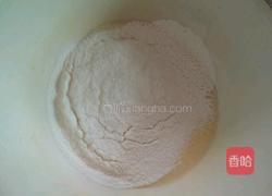 六寸戚风蛋糕的做法图解4