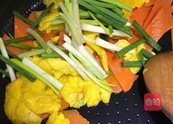 胡萝卜炒鹅蛋的做法图解9