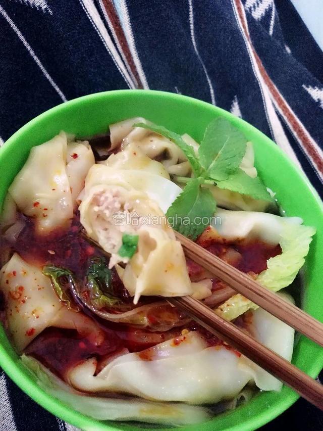 喜欢什么口味就自己做，简单易学，剩余的抄手就冻在冰箱里，想吃就可以吃