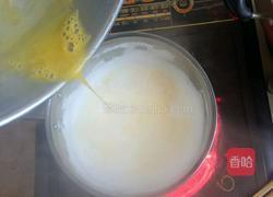 香甜羊奶鸡蛋羹的做法图解3