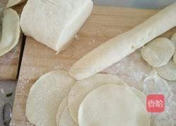 韭菜肉丁馅饺子的做法图解1