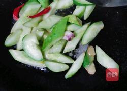 腊肠炒青瓜的做法图解7