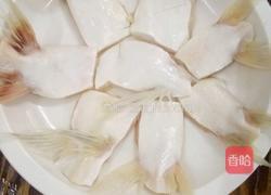 剁椒蒸鱼鳍的做法图解2
