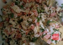 剩米饭鸡蛋饼的做法图解1