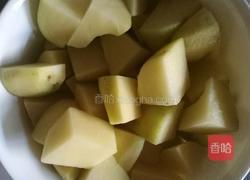 红烧肉炖土豆的做法图解3