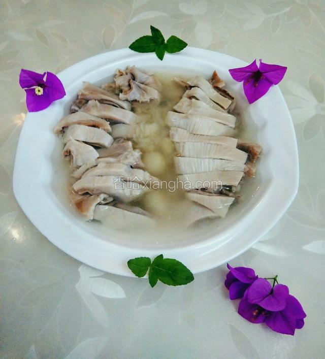 再来一张成品图，在炎热的夏天，这道汤可是清爽又排毒养颜噢！