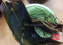 咸蛋肉粽子的做法图解4