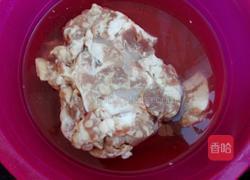 玉米炖排骨的做法图解1