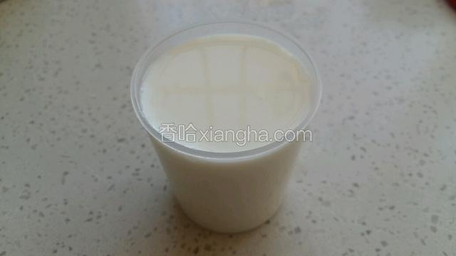 一杯粉，两杯牛奶。按照1:2的量来做。