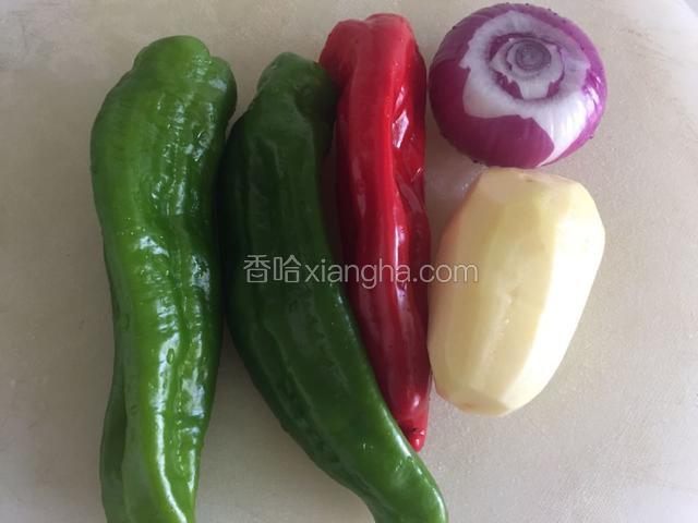 煮鸡块的时候准备配菜