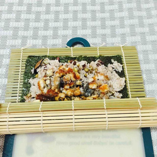 用卷帘辅助卷起