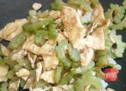 苦瓜炒蛋的做法图解10