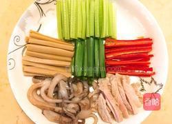 客家小炒（鱿鱼）的做法图解3