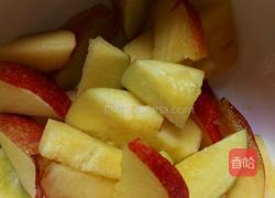 油桃炖牛奶的做法图解2