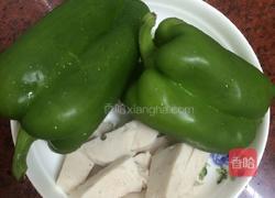 青椒炒肉卷的做法图解1