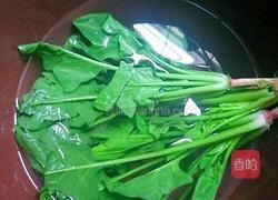 肉末菠菜的做法图解1