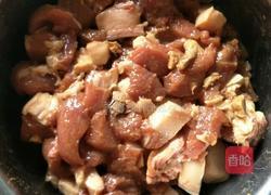 红豆黑米肉粽的做法图解2