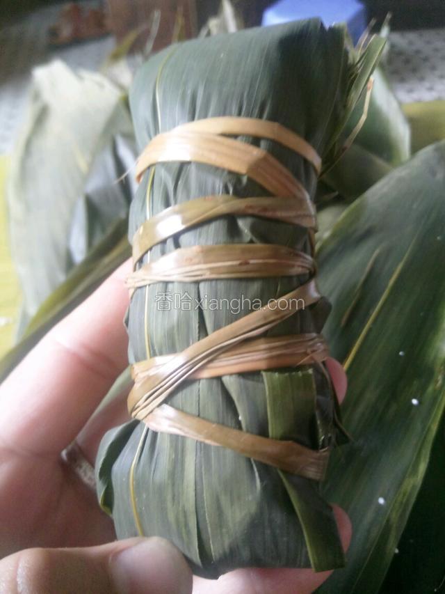 用马莲草绑紧。