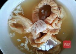 青椒洋葱炒肥肠的做法图解2