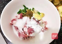 酸菜肉丝面的做法图解3