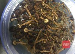 茶树菇五花肉的做法图解1