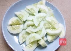西葫芦炒鸡蛋的做法图解1