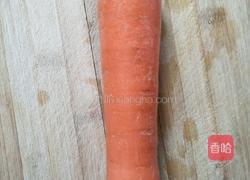 炝胡萝卜片的做法图解1