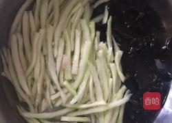 西瓜翠衣凉拌木耳的做法图解4
