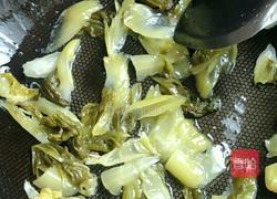 酸菜炒生肠的做法图解7