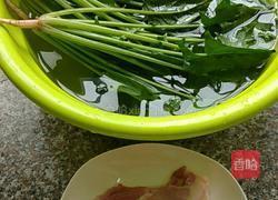 五花肉猪肝炒菠菜的做法图解1