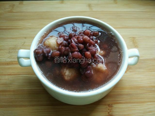 加入一大勺冷藏过的蜜红豆，搞定啦。