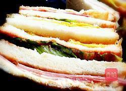 火腿鸡蛋生菜三明治的做法图解7