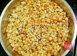 杂豆咸黄肉粽的做法图解1