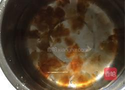 桃胶红枣汤的做法图解1