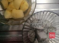 火龙果苹果汁的做法图解1