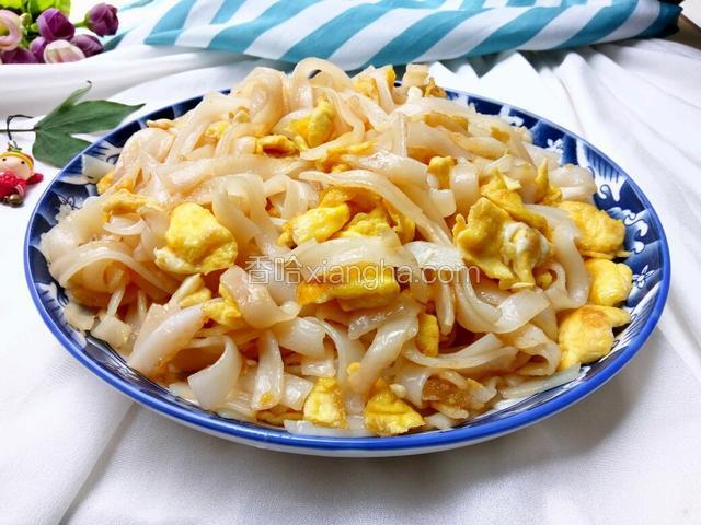 鸡蛋炒河粉