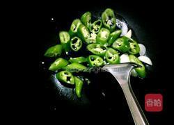 辣椒炒鲮鱼片的做法图解3